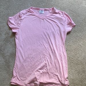 pink t shirt